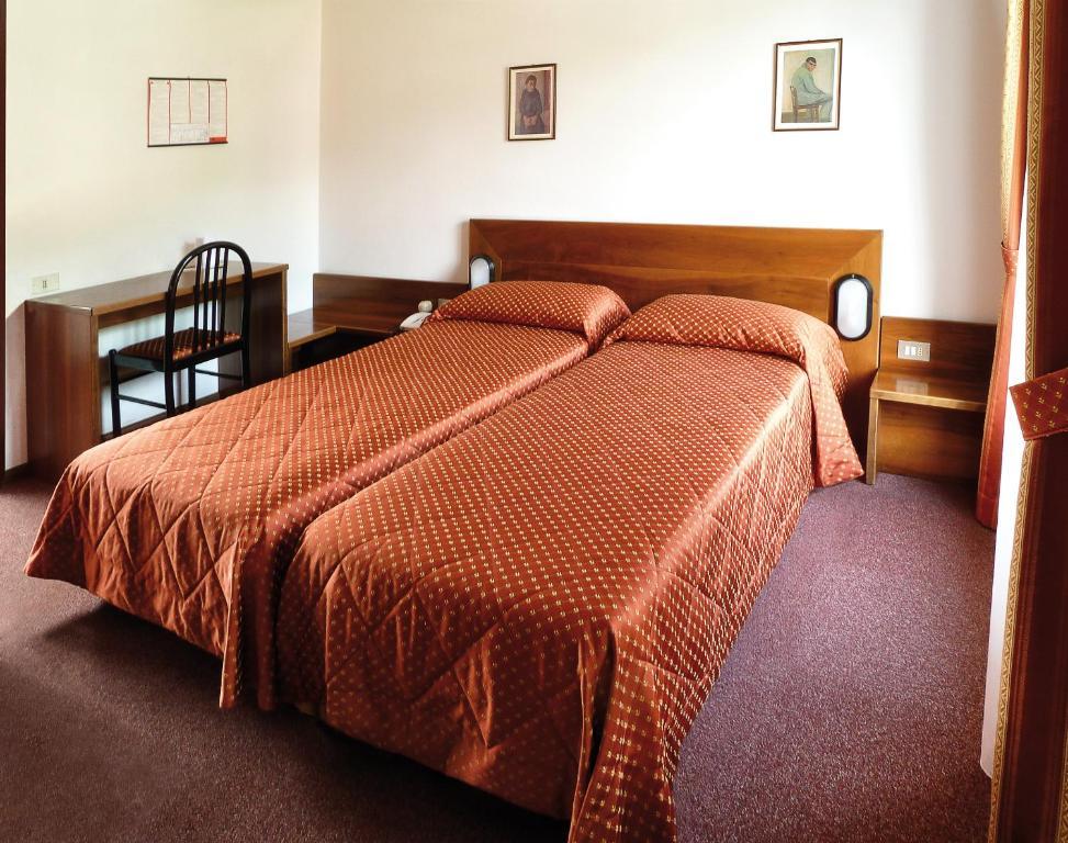 La Rotonda Hotell Pergine Valsugana Rum bild